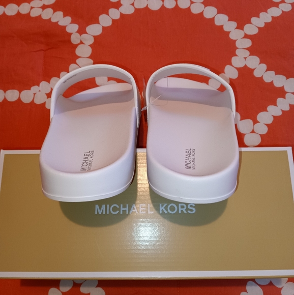Michael Kors Gilmore Slides - Picture 9 of 14